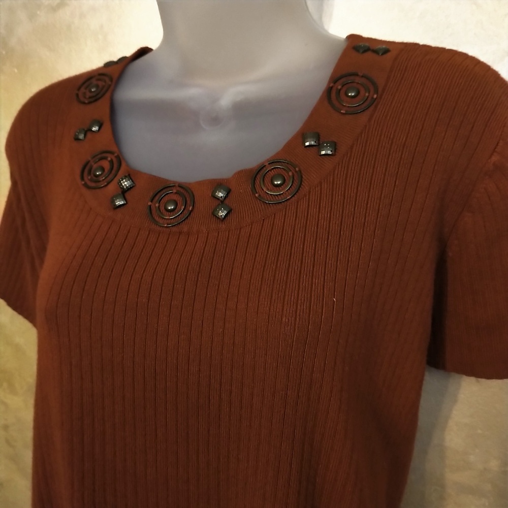 Light Sweater by RQT EUC 2X - Picture 2 of 5